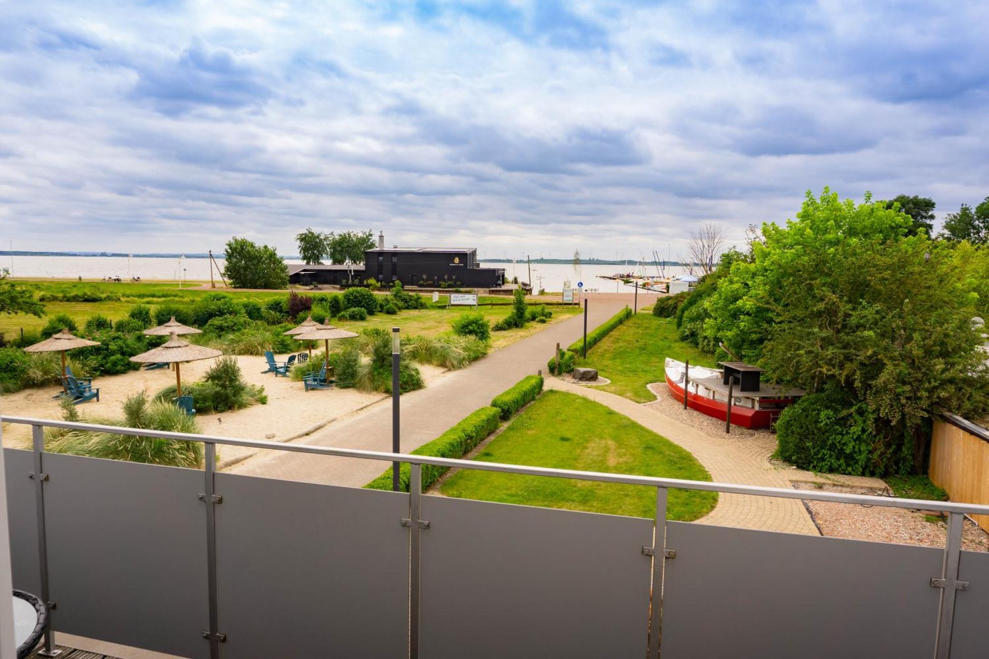 Haus Strandglueck - Urlaub Mit Blick Auf Den Duemmer See Apartment Lembruch Luaran gambar